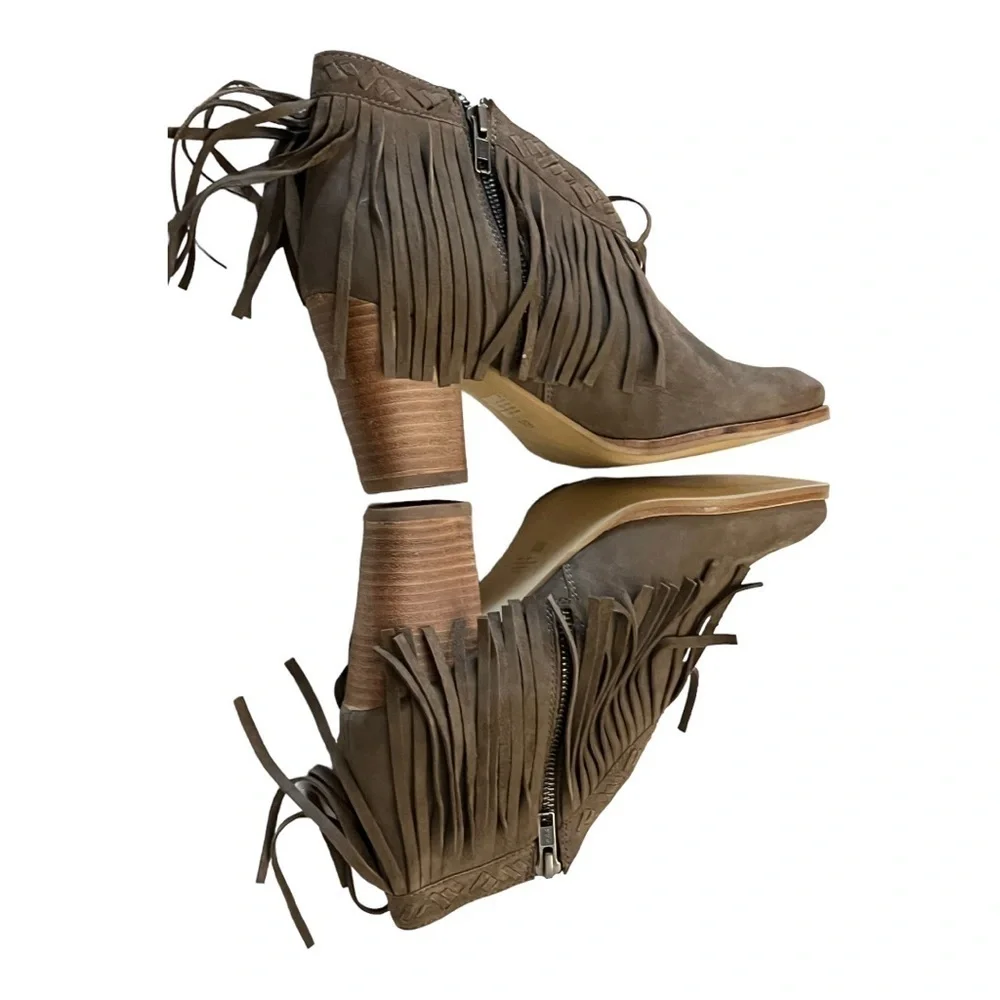 Seychelles Taupe Oiled Leather Ankle Booties Size 8.5